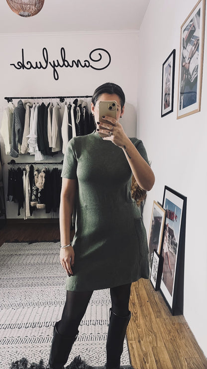 Πλεκτό μίνι φόρεμα