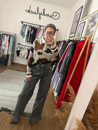 Grey jeans