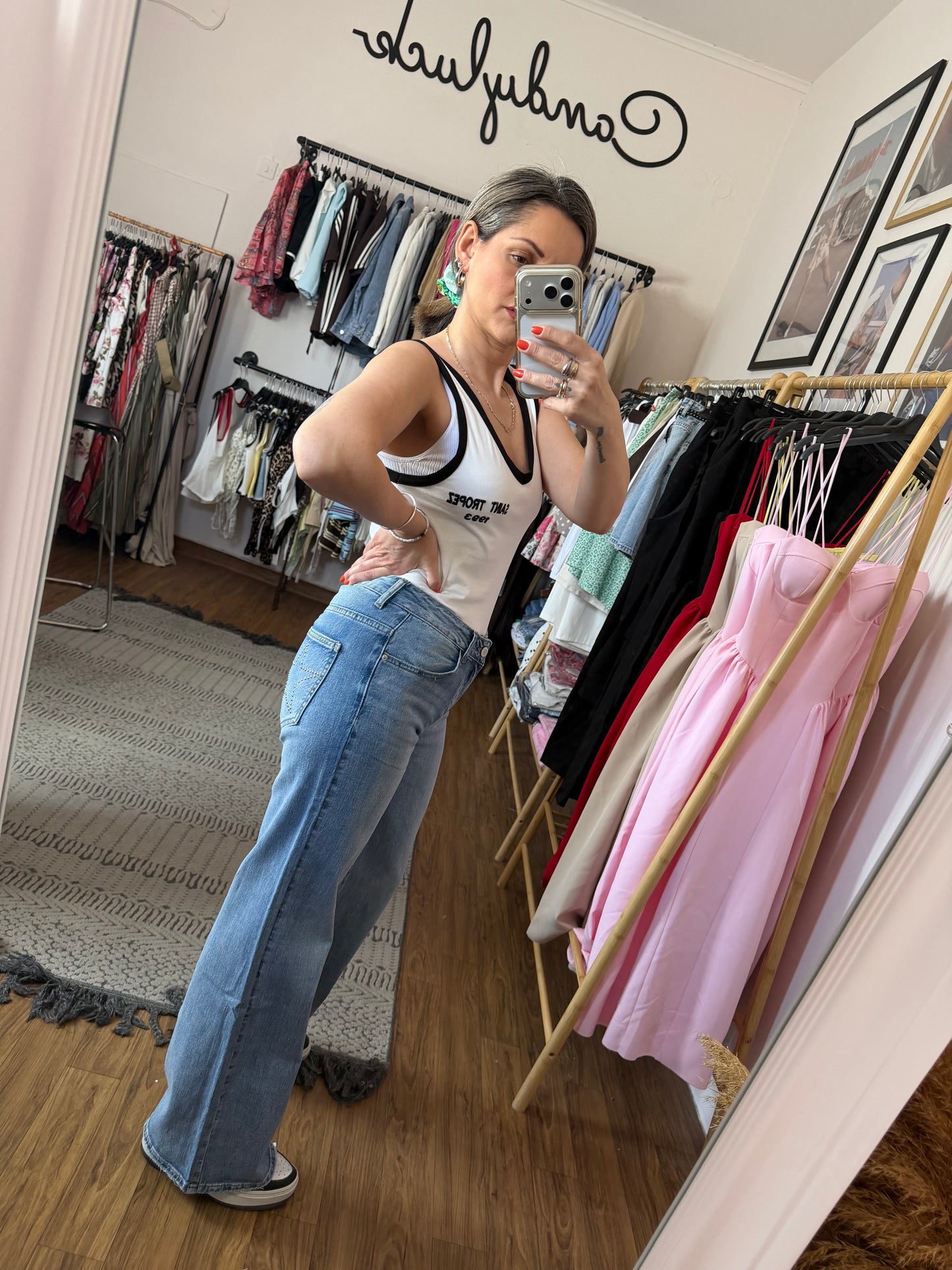 Mid rise jean
