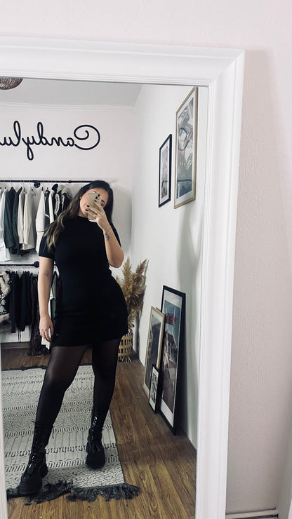 Πλεκτό μίνι φόρεμα